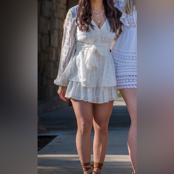 Princess polly string of stars white romper with clasp! - Picture 7 of 8